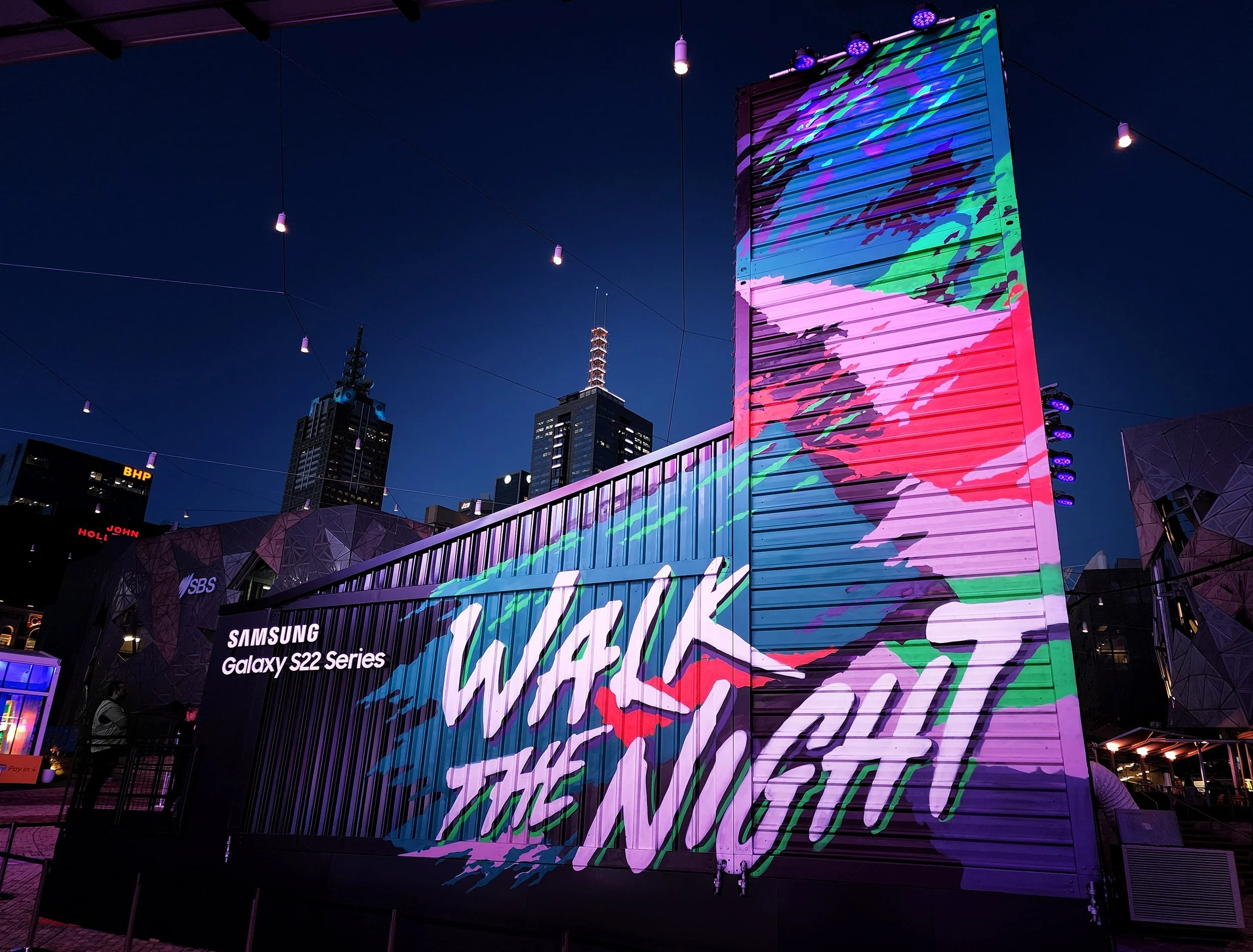 samsung-walk-the-night